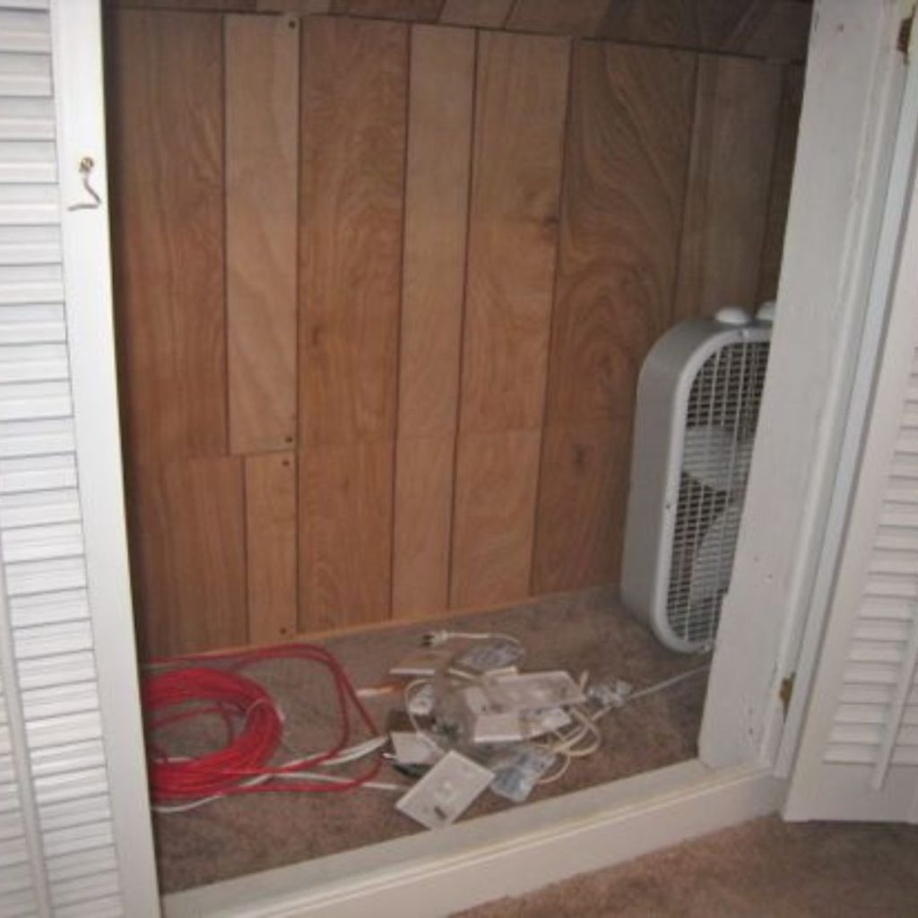 Picture of 11 DIY Dog Crate Plans That You Can Build Yourself Easily